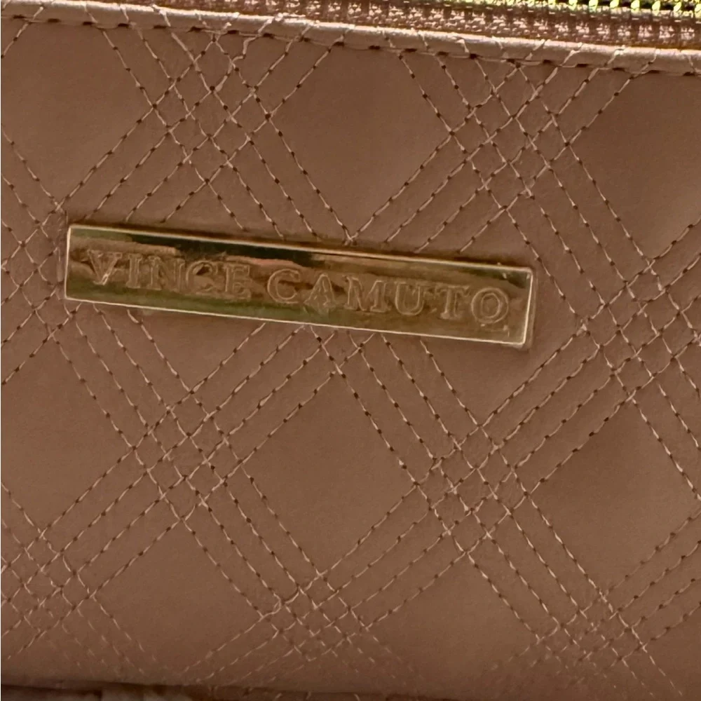 Vince Camuto Blush Pink Quilted Cosmetic Bag NWT - Picture 5 of 10